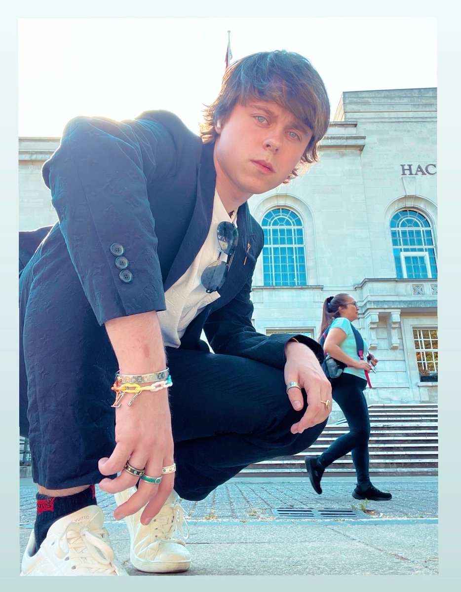 Alex Elmslie tweet media