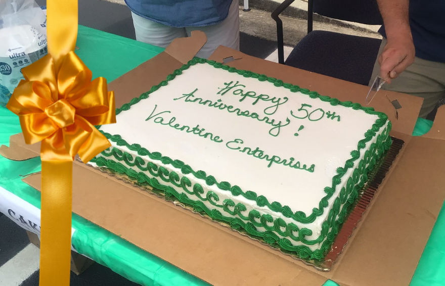 ValentinePowder's tweet photo. How sweet it is celebrating our 50th anniversary!

Over the past 5 decades, we have dedicated ourselves to quality and the hard work it requires. A slice of cake (or two) for the people who make it possible is one of the best ways we can #Celebrate.

#50thAnniversary https://t.co/AVhTnSpQh3