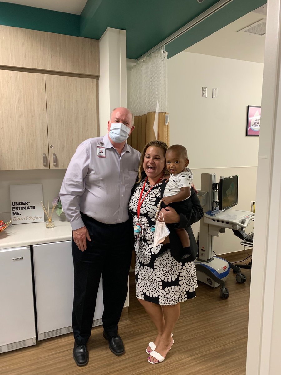 HonorHealth's tweet photo. We recently celebrated a newly renovated #lactation suite at HonorHealth John C. Lincoln Medical Center. HonorHealth strives to be inclusive and support all team members in their decision to #breastfeed and ease the transition from home to work. 
#WorkingMoms #Healthcare https://t.co/4cvRGhzupG