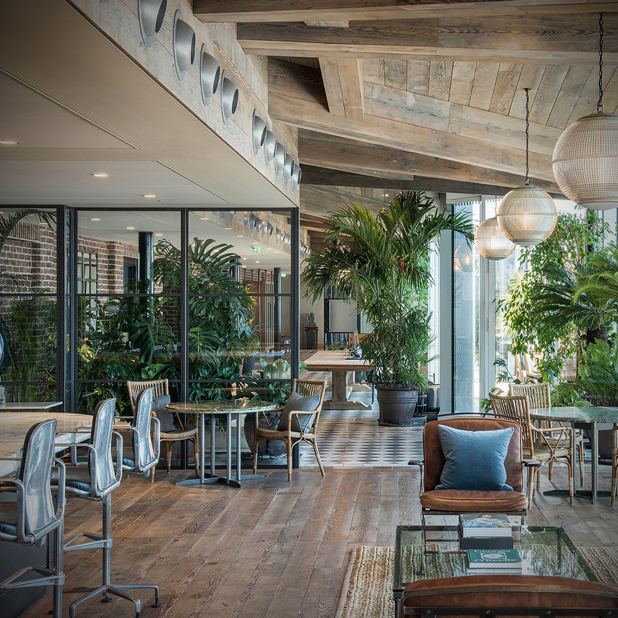 We were approached by this international Asset Management company when they were refurbishing their offices. They were looking for something that had character, and that was of the highest quality, for all surfaces.

Their choice? The beautifully reclaimed Seaforth Pine.