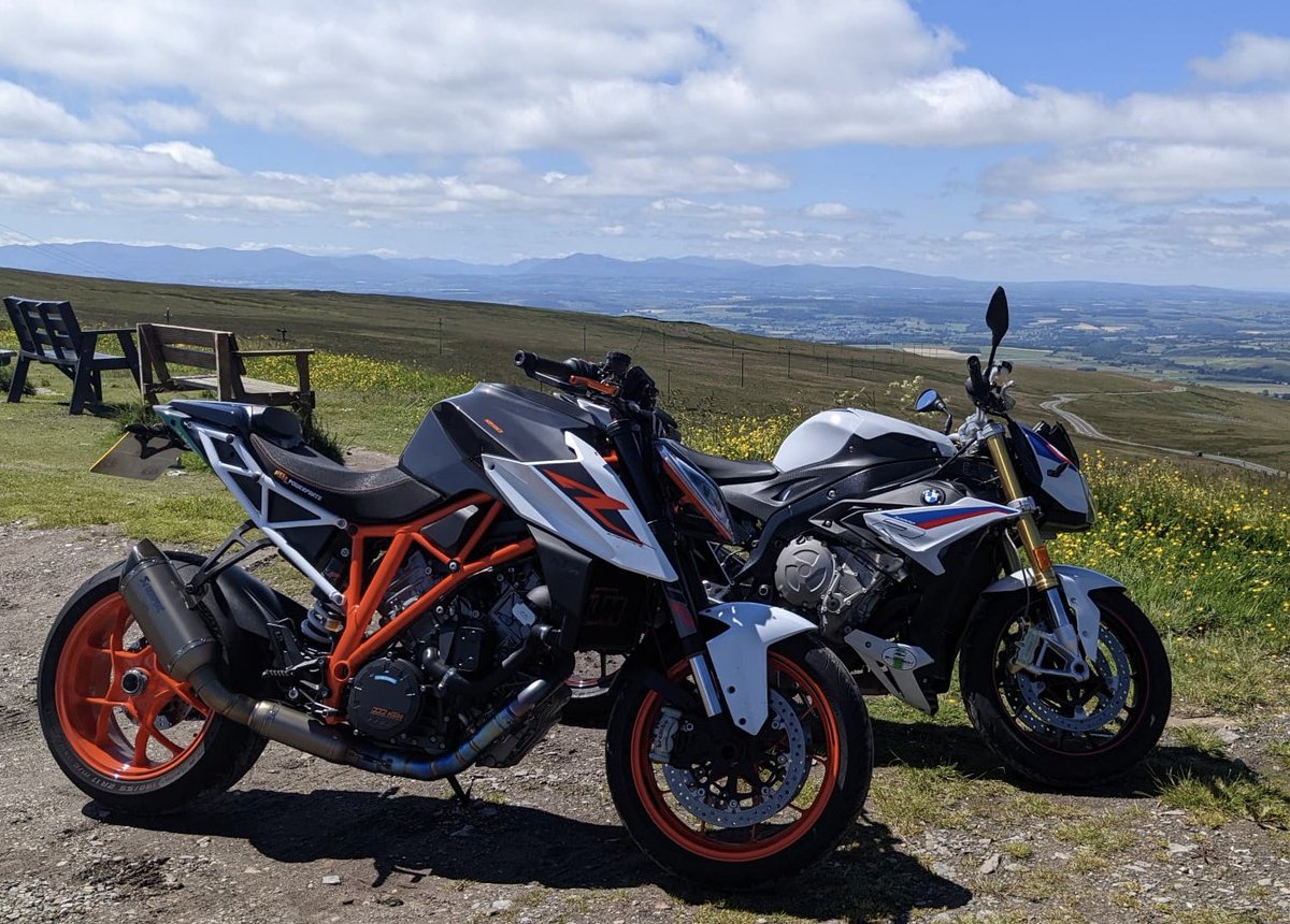 TheDriveRide's tweet photo. Took advantage of the recent nice weather to take the #S1000R and #SuperdukeR to get the suspension set up at @WeardaleRacing . Then a photo stop on top of #Hartsidepass . It was a nice day out https://t.co/1HpyzTy1ea