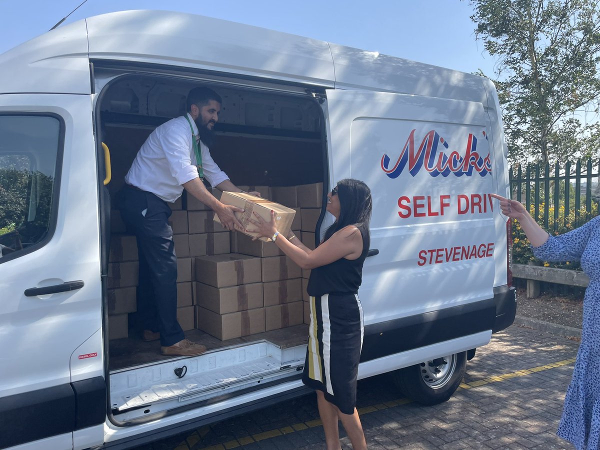 JPather74's tweet photo. A huge thank you @LevelTrust for the incredible community service. A van load of devices delivered today for the students @leamanorschool who deserve everything and more.@AJRAllModCons @unleashing_me @ChilternLT @maxine_coaching @rpaul_education @RehanaFaisalH https://t.co/FDdxnvOh4d