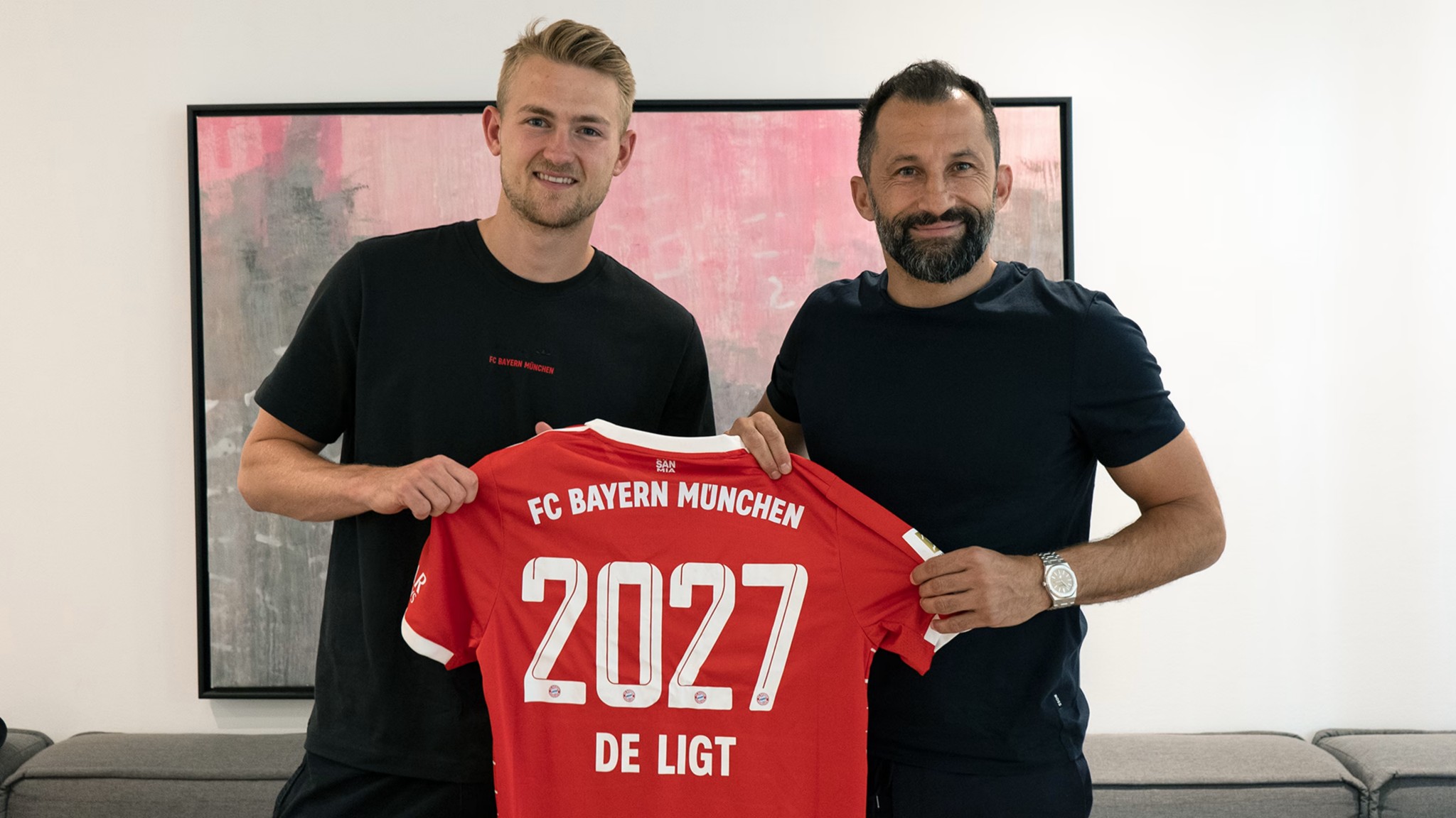 Bayern & Germany on Twitter: "Hasan Salihamidžić: "I am very happy that Matthijs de Ligt will play for FC Bayern in the future. We wanted to bring Matthijs to Munich three years