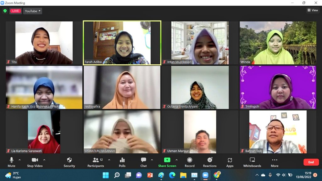 Rapat rutin mingguan. Sebut saja Tim 13 ☺