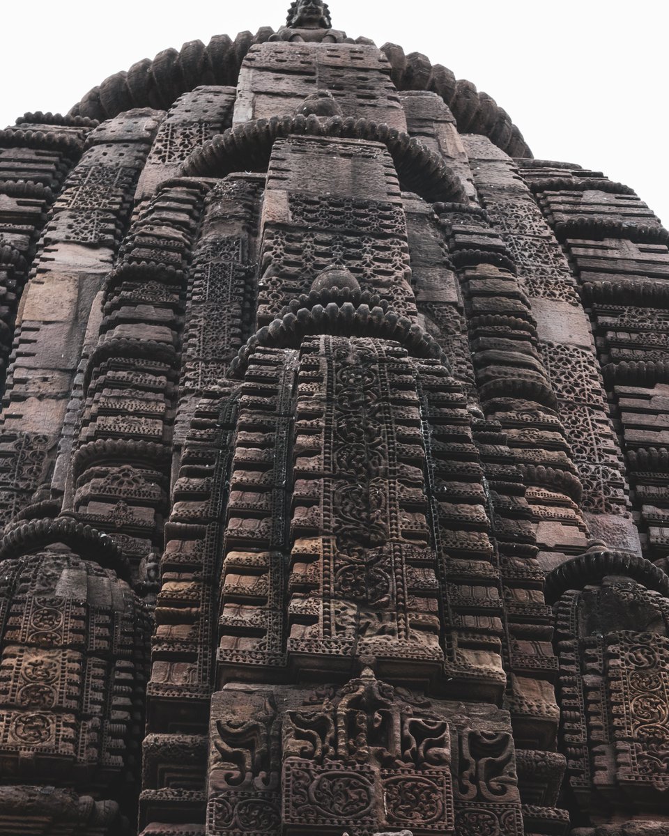 TapaswinMishra's tweet photo. AICTE INTERNSHIP DAY-04(19/7/2022)
Jal Dharohar Sanrakshan
Team: Odisha University of Technology and Research, Bbsr
Captured the architectural essence of Rajarani temple while our site visit to Bhaskareswar temple and nearby Rajarani temple.
#MissionAmritSarovar https://t.co/gB1TwzCEXi