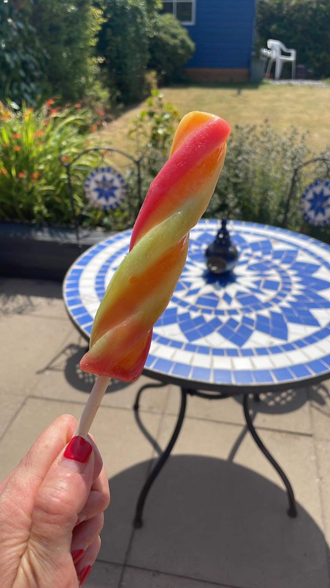 It’s definitely a lolly day today #lollys #heatwave #ice #cooldown #hydration