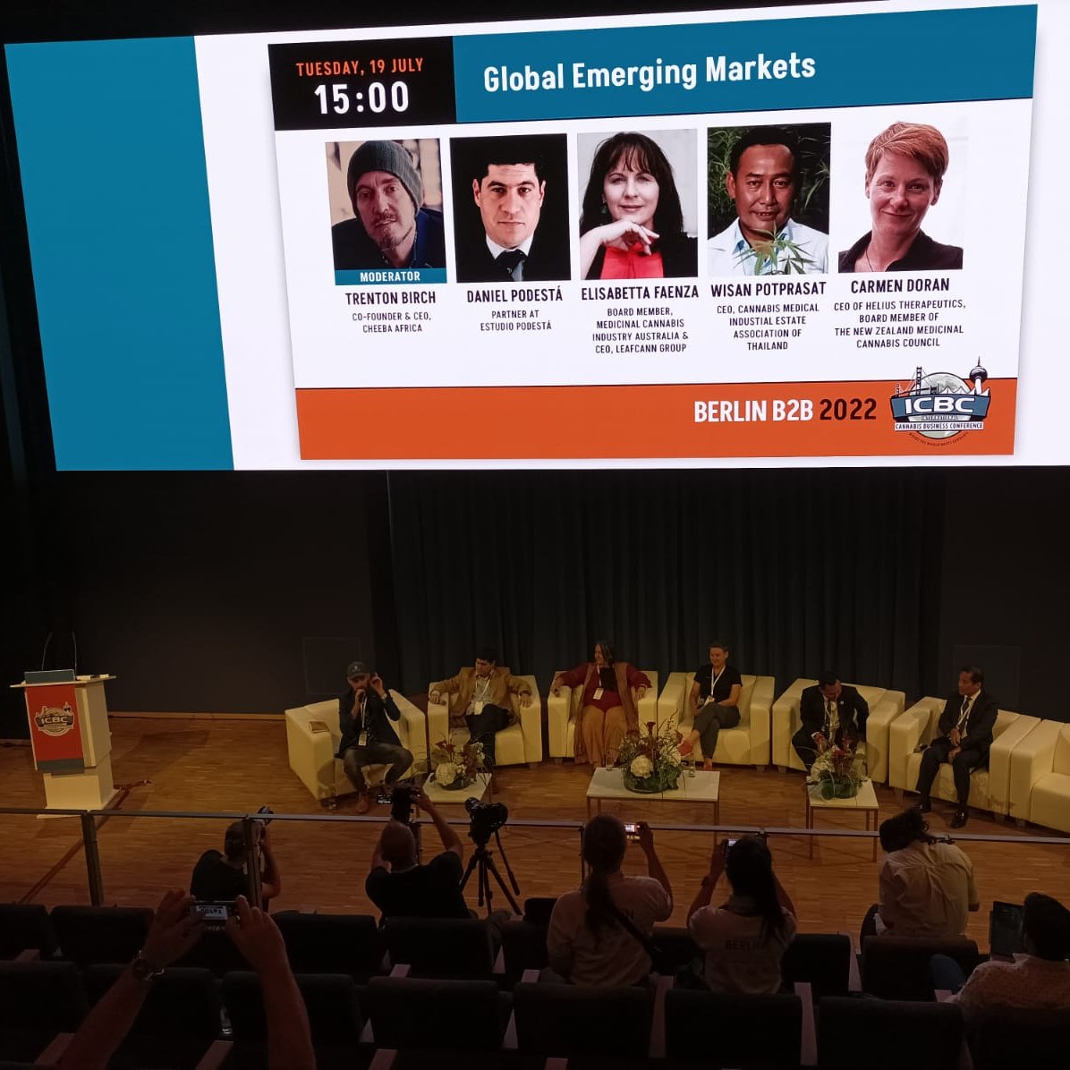 Invest In Uruguay tweet media