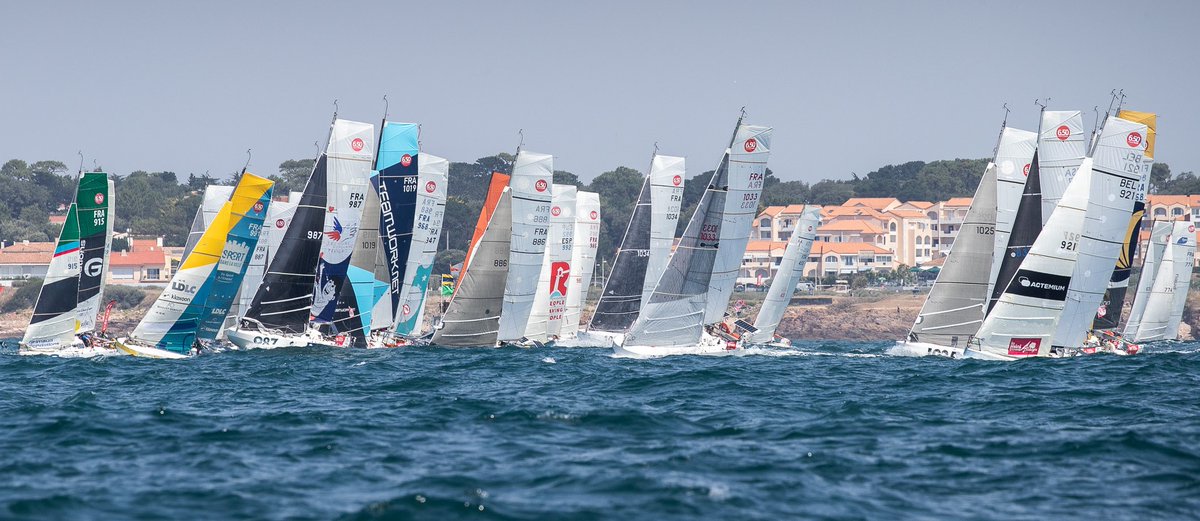 Le départ de la 1re étape Les Sables - Les Açores - Les Sables a été donné dans un flux de secteur ouest 10-15 nœuds : 72 minis sur la ligne cap sur Horta
A suivre ici
letelegramme.fr/static/ftp/dos…
@ClasseMini 
Photo Vincent Olivaud