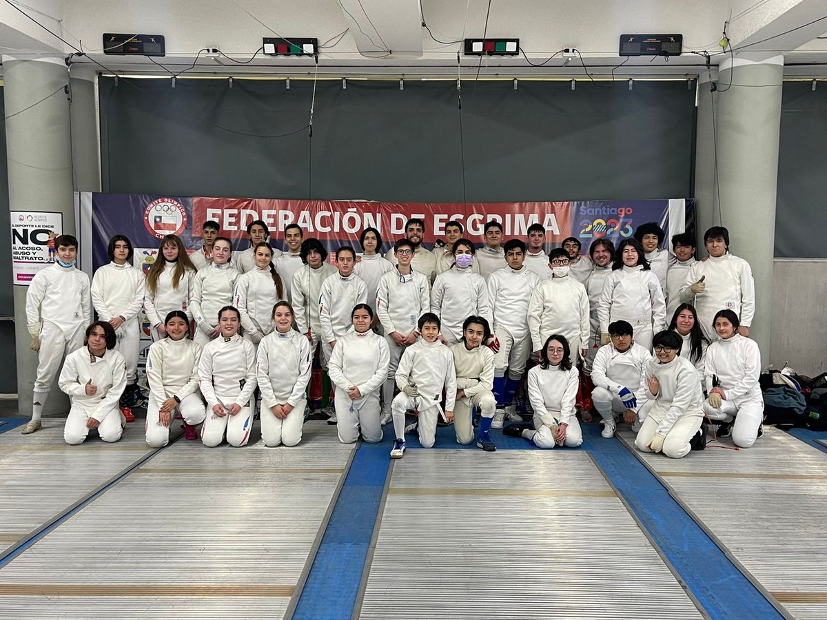 carlosperezzamo's tweet photo. Para mejorar hay que entrenar... Ya terminando concentrado nacional de invierno en #CEO Santiago, en doble jornada, pensando en las próximas fechas nacionales para buscar la clasificación al sudamericano de Octubre. @muniptovaras #esgrima #PuertoVaras #caletabay https://t.co/x1W13JMu61