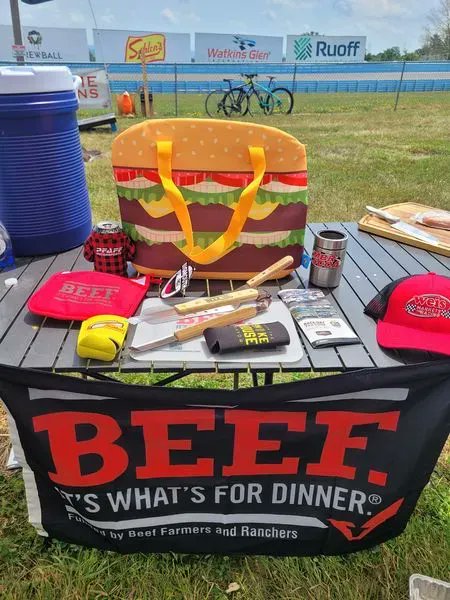 Sahlens's tweet photo. It's all gas & no breaks when the #NewYorkBeefCouncil comes out to @WGI for #hotdogs & #Sahlen #SWAG! https://t.co/5qPTBTZUx3