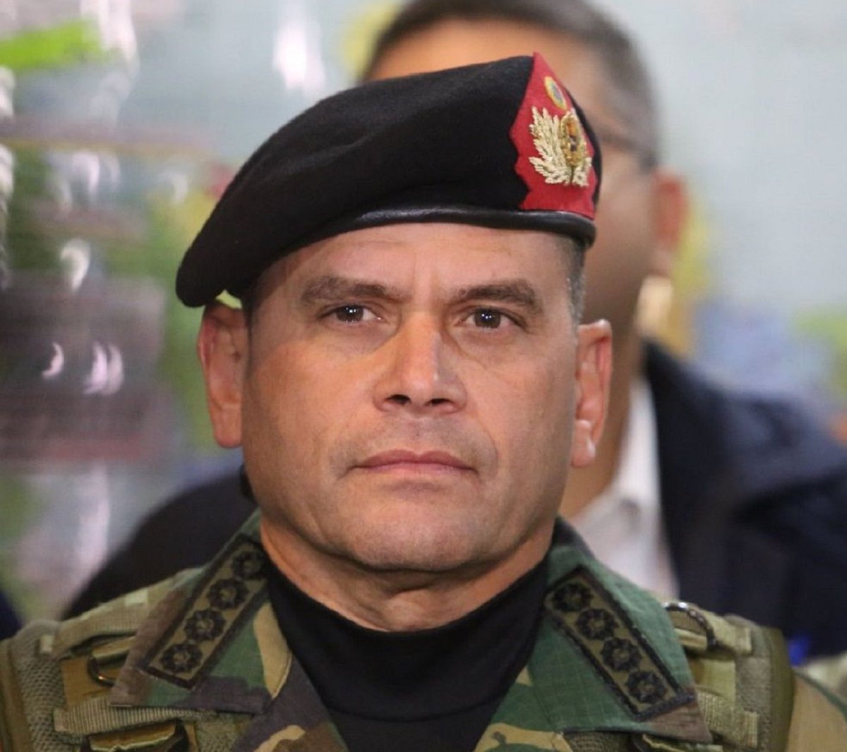 halonzo74's tweet photo. Invito al actual ministro del poder popular para relaciones interiores , justicia y paz de Vzla Remigio Ceballos Ichaso a que se disfrase y se monte en un camión en cualquier parte del país cargado de verduras queso o carnes y trate de llegar a Caracas para que vea el #Matraqueo https://t.co/hTbvAq8mqZ