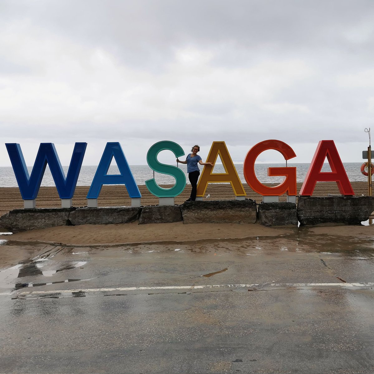 galabouttown365's tweet photo. OMG rain yesterday, excruciatingly mindnumbing heat today. God bless Ontario. #wasagabeach #heatwave #ontarioweather https://t.co/s98p8NNwVq