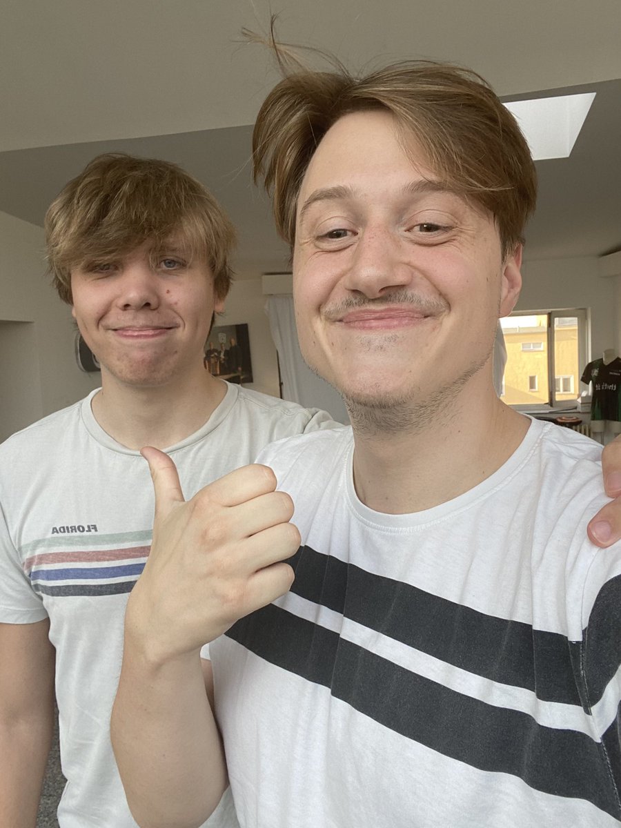 rulfchen's tweet photo. Okay Leute, gewinnen wir entweder heute oder am Donnerstag bekommt @loocalol einen live Haarschnitt von mir im @PrimeLeague Interview.
Also ich will den Support im Chat sehen!
Vorschläge für die Frisur sind gerne gesehen 🤠
#PTAWIN https://t.co/52UdT8wm0m
