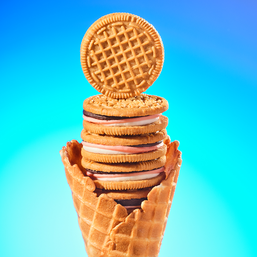 Oreo's tweet photo. OREO Neapolitan Cookies are summer-approved ☀️ https://t.co/swRVP42umg
