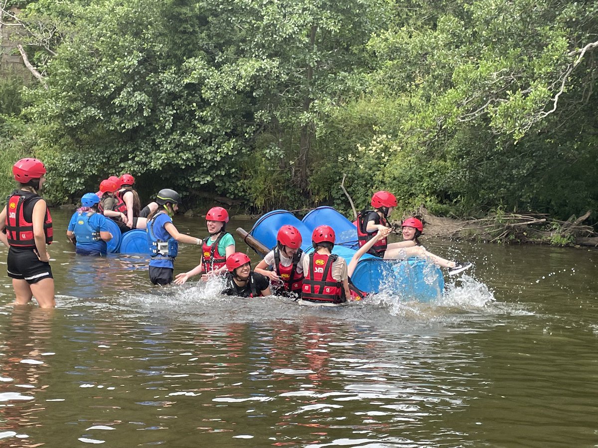 Park View School PE tweet media