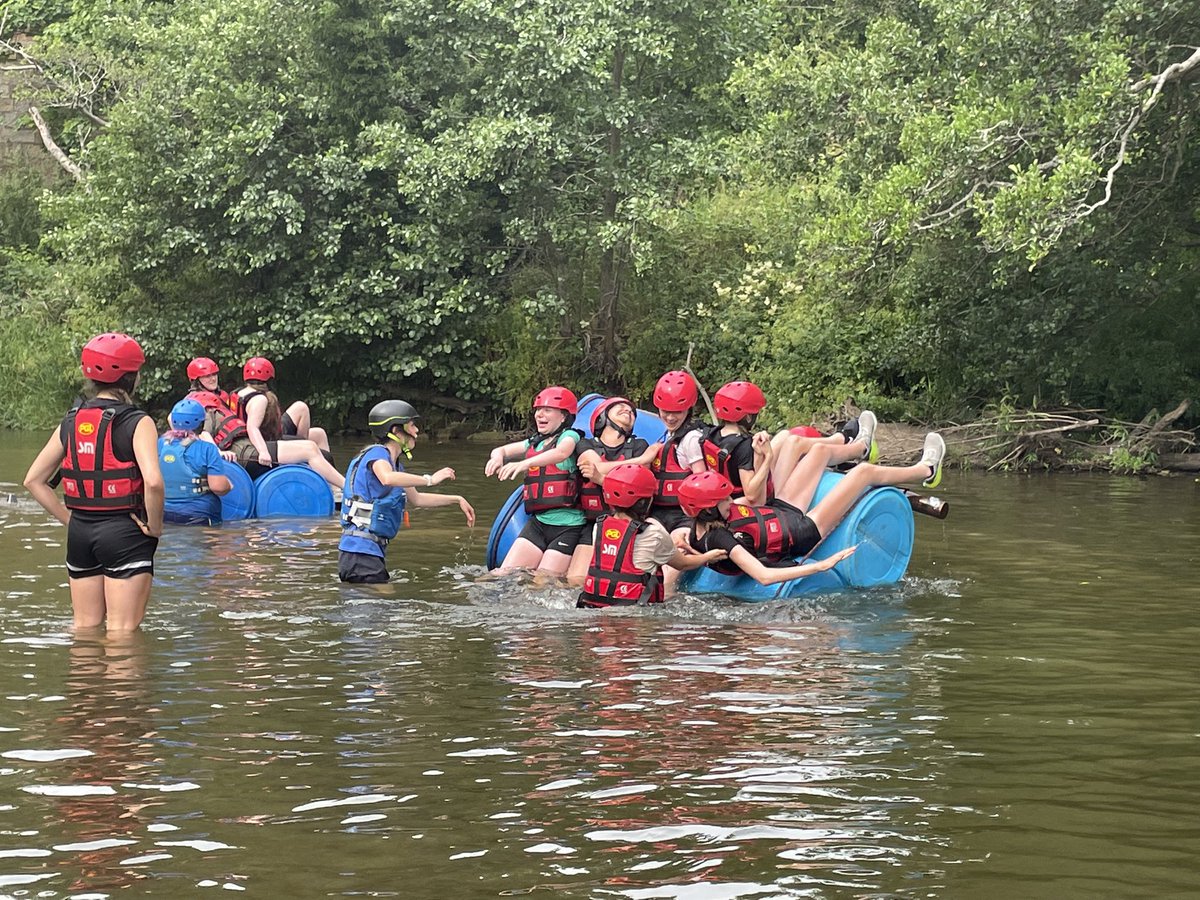 Park View School PE tweet media