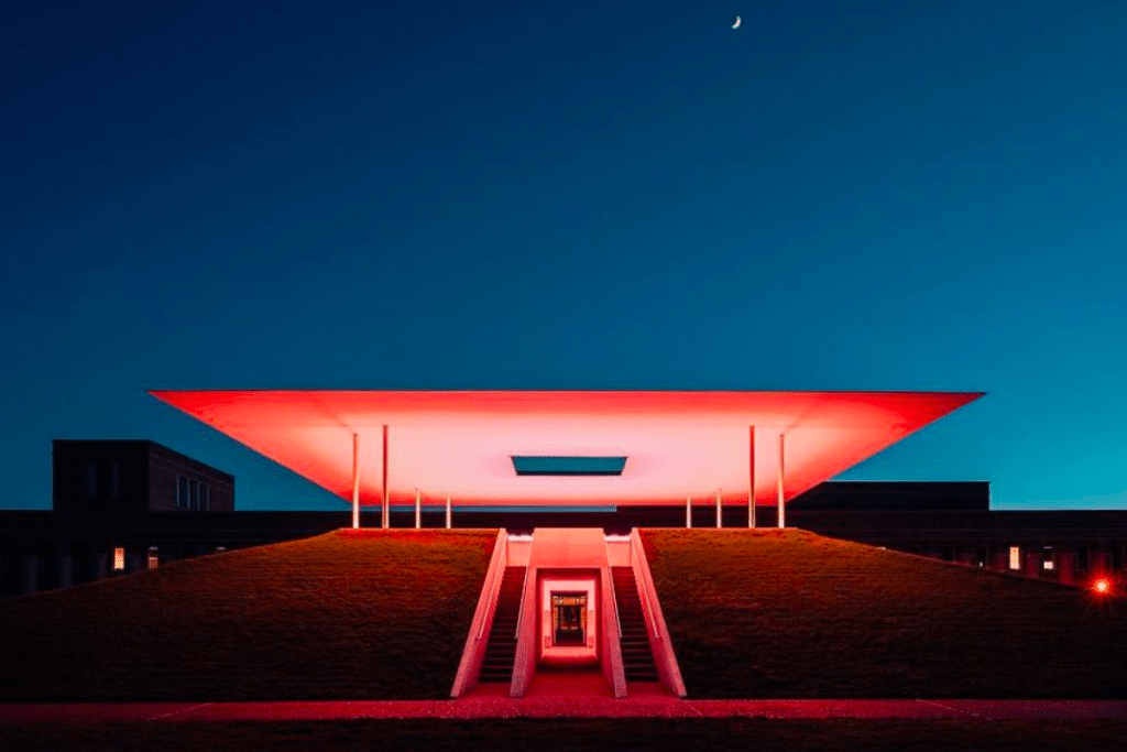LuminiiLED's tweet photo. Let the #sunshine in ☀️ One of #lightartist #JamesTurrell's "Skyspaces" is set within the innovative campus of Rice University in Houston, Texas. Similar to #Turrell's other Skyspaces, this masterpiece gives viewers a new window to experience the natural world. https://t.co/IH9zPhXZhe