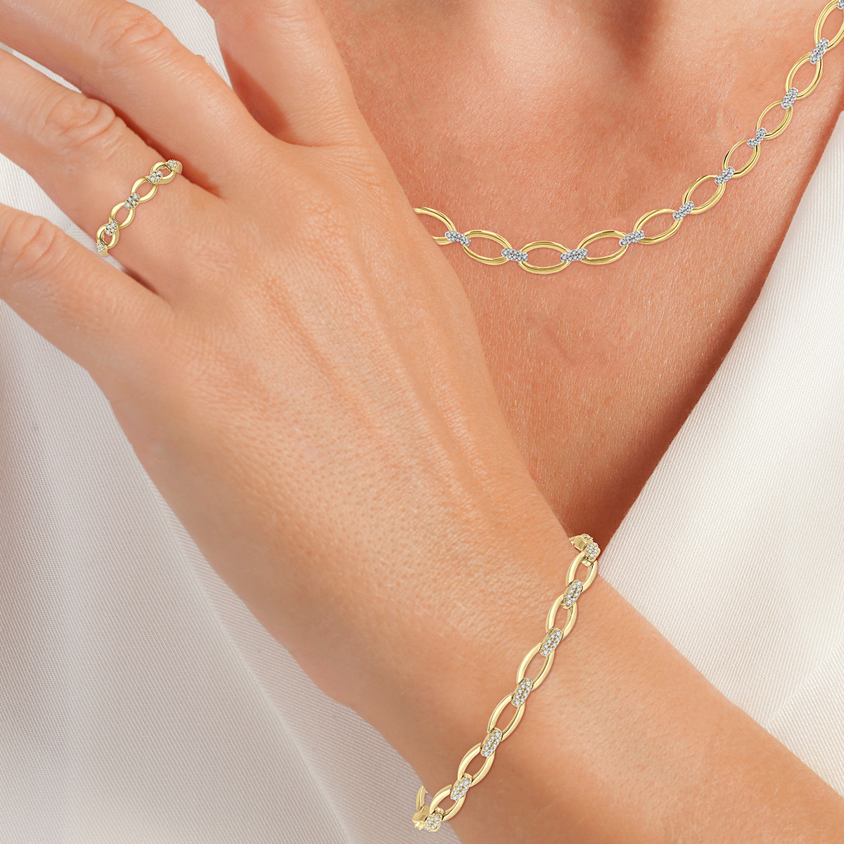 Ashi_Diamonds's tweet image. Modern &amp;amp; Chic ✨
#diamondjewelry #openlink #openlinkjewelry #openlinkbracalet #openlinknecklace #fashionjewelry #trendyjewelry  #jewelry  #diamondsoftheday #jewelrygram #jewelrylover #jewelrytrends #finejewelry #ASHIDiamonds