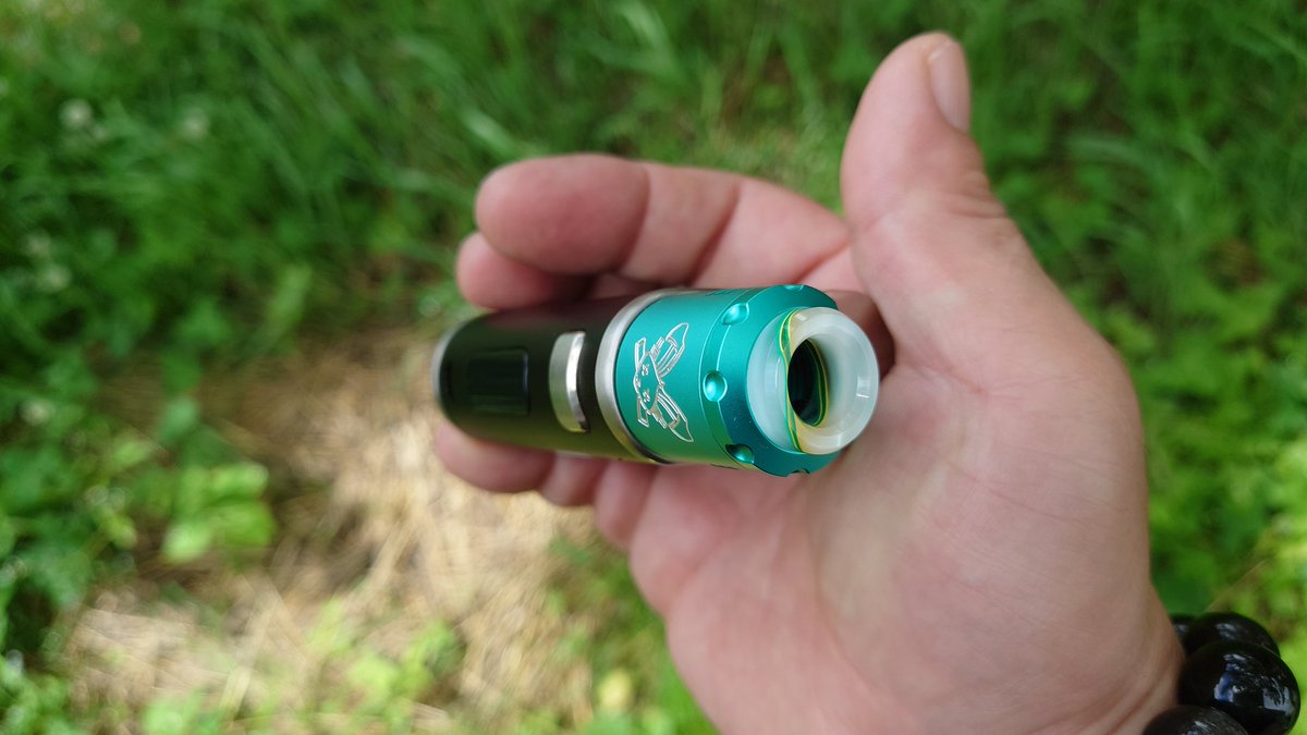 CebrjowHwScHCkj's tweet image. 皆さん、おはよっチェ😆👍今日も宜しくご安全に🙇💦#pico21700 + #Deadrabbit V3 RDA😋💦 #VAPE #vape好きな人と繋がりたい #VAPE好きと繋がりたい #VAPE初心者 #Hellvape #DeadRabbit3 #DeadRabbit3RDA