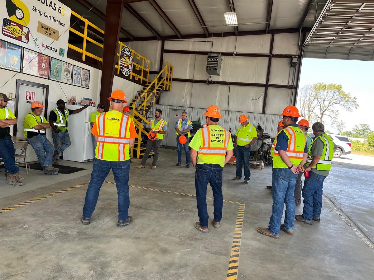 DeltaCompanies's tweet photo. Day 5 of #DeltaSafetyWeek concludes at our sandstone quarry in #ClintonArkansas. Senior Managers and these miners discussed heat-related issues, backing protocol, ways to overcome complacency, and need to watch out for each other, especially New Hires.
#ColasGoalZero #ColasUSA https://t.co/j58eEcbQsQ