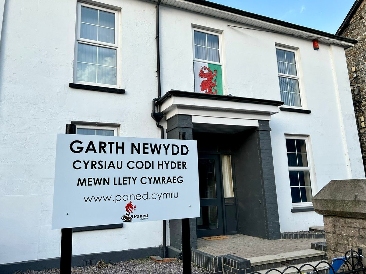PanedCymru's tweet photo. Popeth yn barod!
cyrsiau codi hyder https://t.co/dIyM1YgZnV Rhowch wybod i bobl sy’n dysgu Cymraeg 🎉
@LlywodraethCym @CymraegDoctor @AwrYDysgwyr @Dysgwyr_Cymraeg @DailyWelshWords @learncymraeg @S4CDysguCymraeg @DysgwrCymraeg1 @BBCCymruFyw https://t.co/5O8sn7GR4M