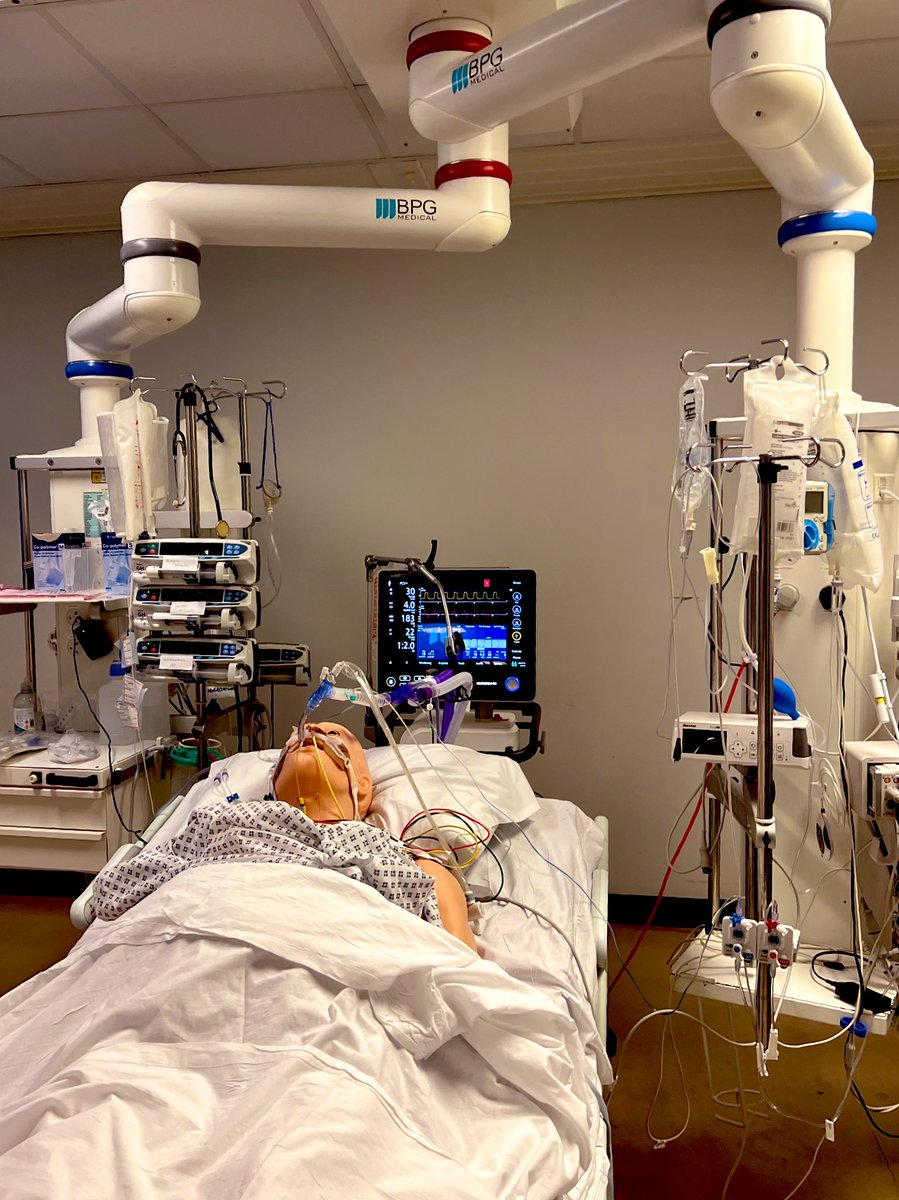 Hottest day of the year 🥵 - let’s run a maternal cardiac arrest simulation in ITU @WhitHealth @ResusWhitt @RcmWhitt #mdttraining #highfidelity #obstetrics #simulation #teamwork #teamsthatworktogether @parcymac @enajbos @IsabelleCornet8 @tessadunning