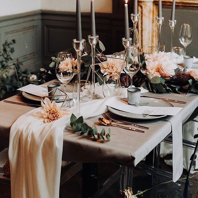 Wedding season is upon us. What are you looking forward to most? Is it the ceremony, cocktail hour, dancing, dinner, or something else? Unsurprisingly, we're big fans of the dinner and decor. 
📸: @PartyRentGroup