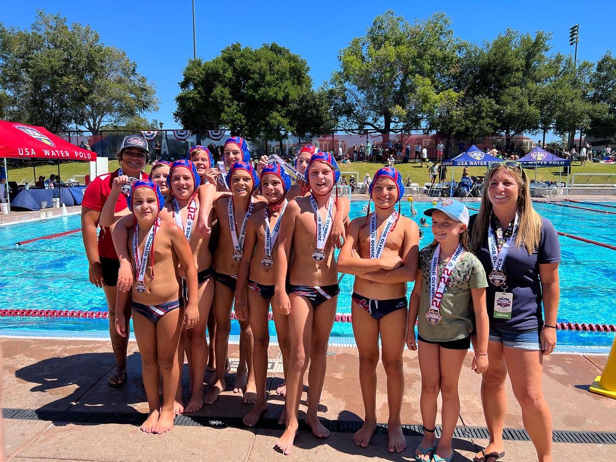 CONGRATULATIONS to our 12U Boys! Earning bronze at JUNIOR OLYMPICS! (Classic division)
#southcoastaquatics #youthwaterpolo #youthsports #workethic #sportsmanship #teamwork #usawaterpolo #uswp #clubloyalty #teammatesforlife
