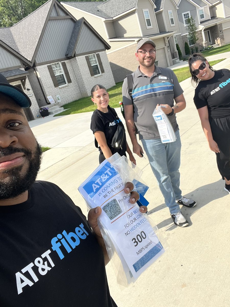 Devante Pennyman (@devantepennyman) on Twitter photo Out with the Alliance Chesterfield crew spreading the word on FIBER!! <a href="/GreaterLakesMkt/">Greater Lakes Market π</a> <a href="/trevherringSR/">Trevis Herrington</a> <a href="/BrianWest_GLM/">Brian West - GLM VPGM</a> <a href="/LifeatAlliance/">Alliance Mobile</a> Out with the Alliance Chesterfield crew spreading the word on FIBER!! <a href="/GreaterLakesMkt/">Greater Lakes Market π</a> <a href="/trevherringSR/">Trevis Herrington</a> <a href="/BrianWest_GLM/">Brian West - GLM VPGM</a> <a href="/LifeatAlliance/">Alliance Mobile</a>