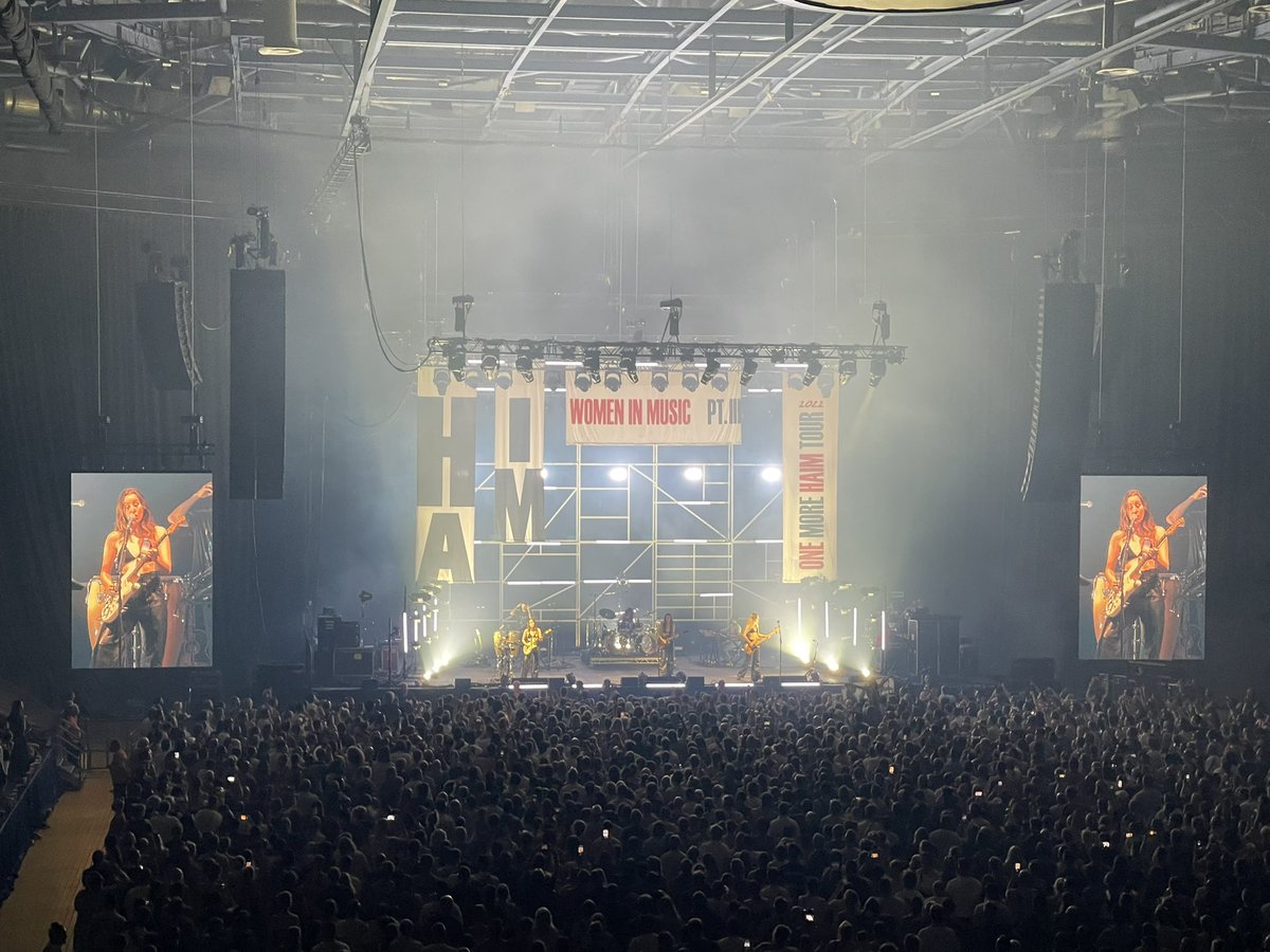 LineBjorhovd's tweet image. One More Haim Tour. Nottingham. Women in Music Pt. III. 

Fuck yeah.