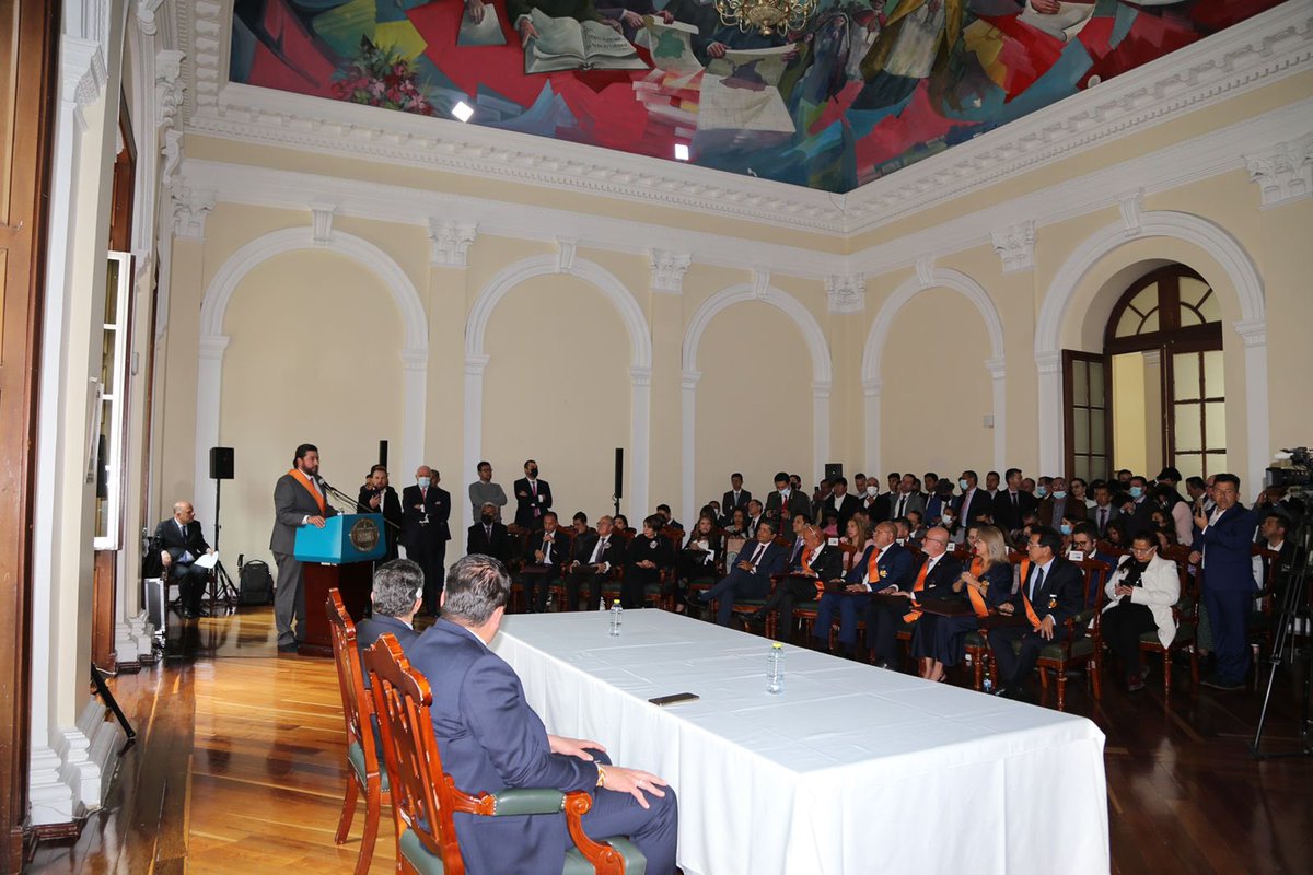 Cuanta gratitud🇨🇴
Gracias a Dios, a la vida, a mi familia, amigos, todo mi equipo de trabajo, a mis colegas congresistas, y, sobre todo, a todos los colombianos que hicieron posible que trabajáramos para el #Colombia, desde el Congreso de la República.🏛

¡Servir es para siempre!