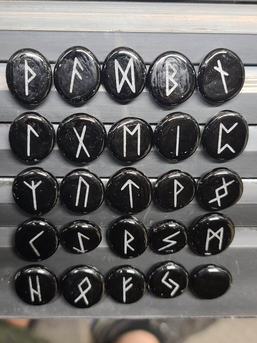 Taking a break from my work day, gonna walk down to the local taco truck and grab some lunch.
But in the meantime, if you have a moment to check out my Shop. Maybe give a retweet, I would really appreciate it! Cheers and happy Tuesday friends!
etsy.com/shop/mcetching