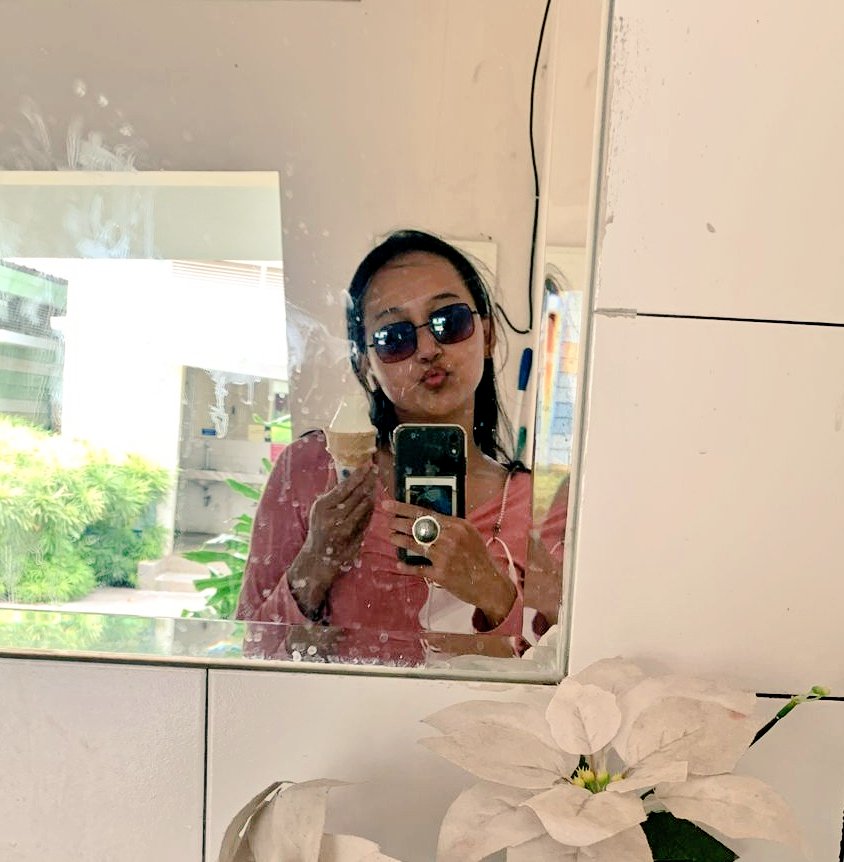 Semakin tumbuh, faras cantik hanyalah bonus dalam hal berlabuh. Namun, bonusku sekarang terlalu amat berlebih. Terimakasih Tuhan #hidupkuasik