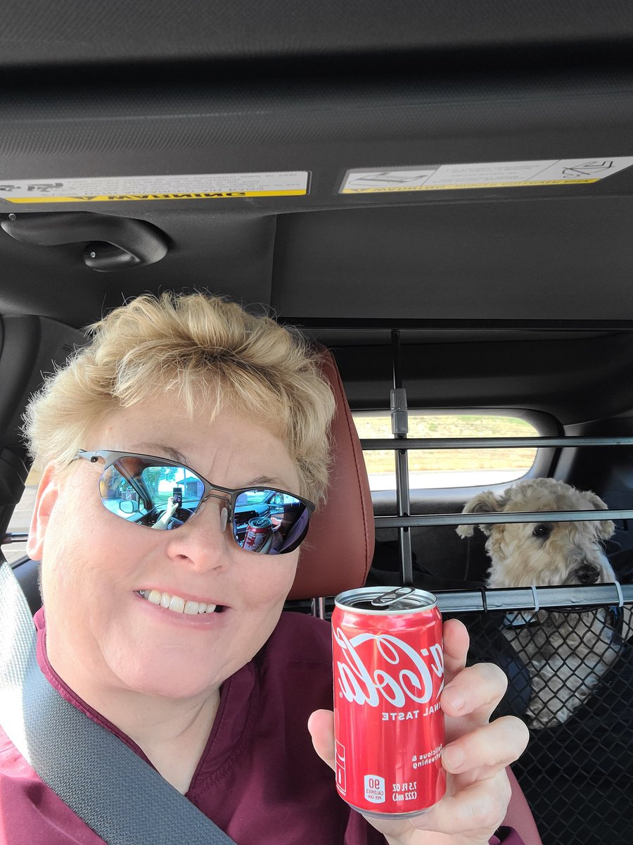 amyjbuckley's tweet photo. @CocaCola Happy 51st Birthday to me. Love you @CocaCola https://t.co/S4D9equhaF