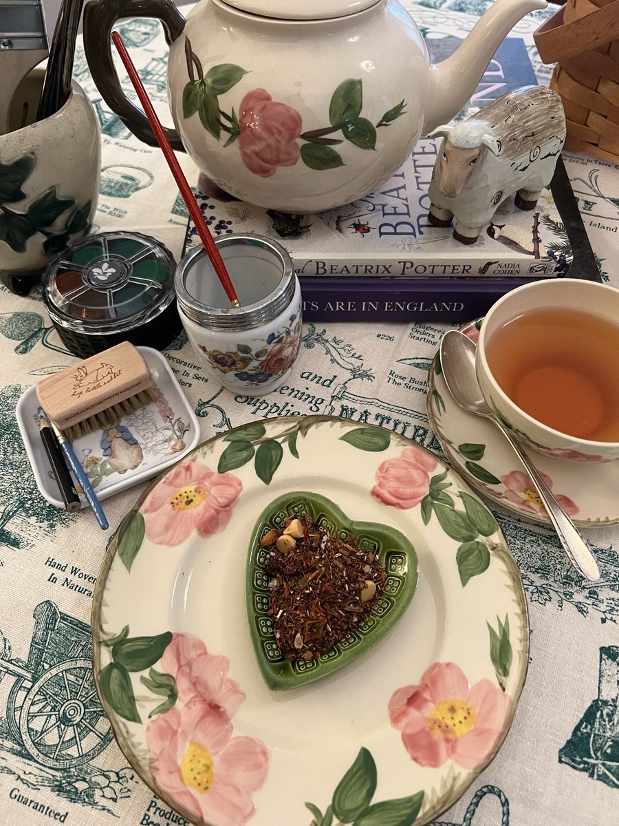 kathleenluvstea's tweet photo. July in the Set to a Tea Society! We are blooming with inspiration from Beatrix Potter Month! You can listen & learn more here!
https://t.co/8gzNjVRcId
#teatime #teapodcast #tealovers #teasociety #afternoontea #teaandbooks #teaandart #teacupcollector #beatrixpotter #hilltop https://t.co/QN8gtXT671