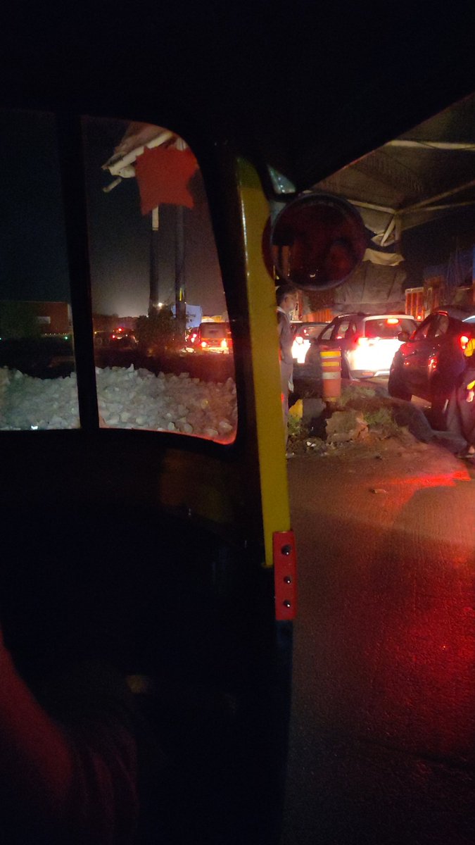 KotyanSanjay's tweet photo. (2) forward to the new govt to being some releif to this situation.
@mieknathshinde 
@mieknathshindey 
@Dev_Fadnavis 
@mmrda 
@BJP4Maharashtra https://t.co/GGt7B6oZu4