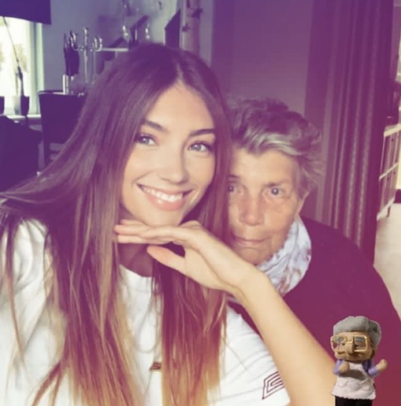 FreyaaSchroeder's tweet photo. Los tiempos son buenos, recargando energías! 🥰 https://t.co/28mQyDjbXf