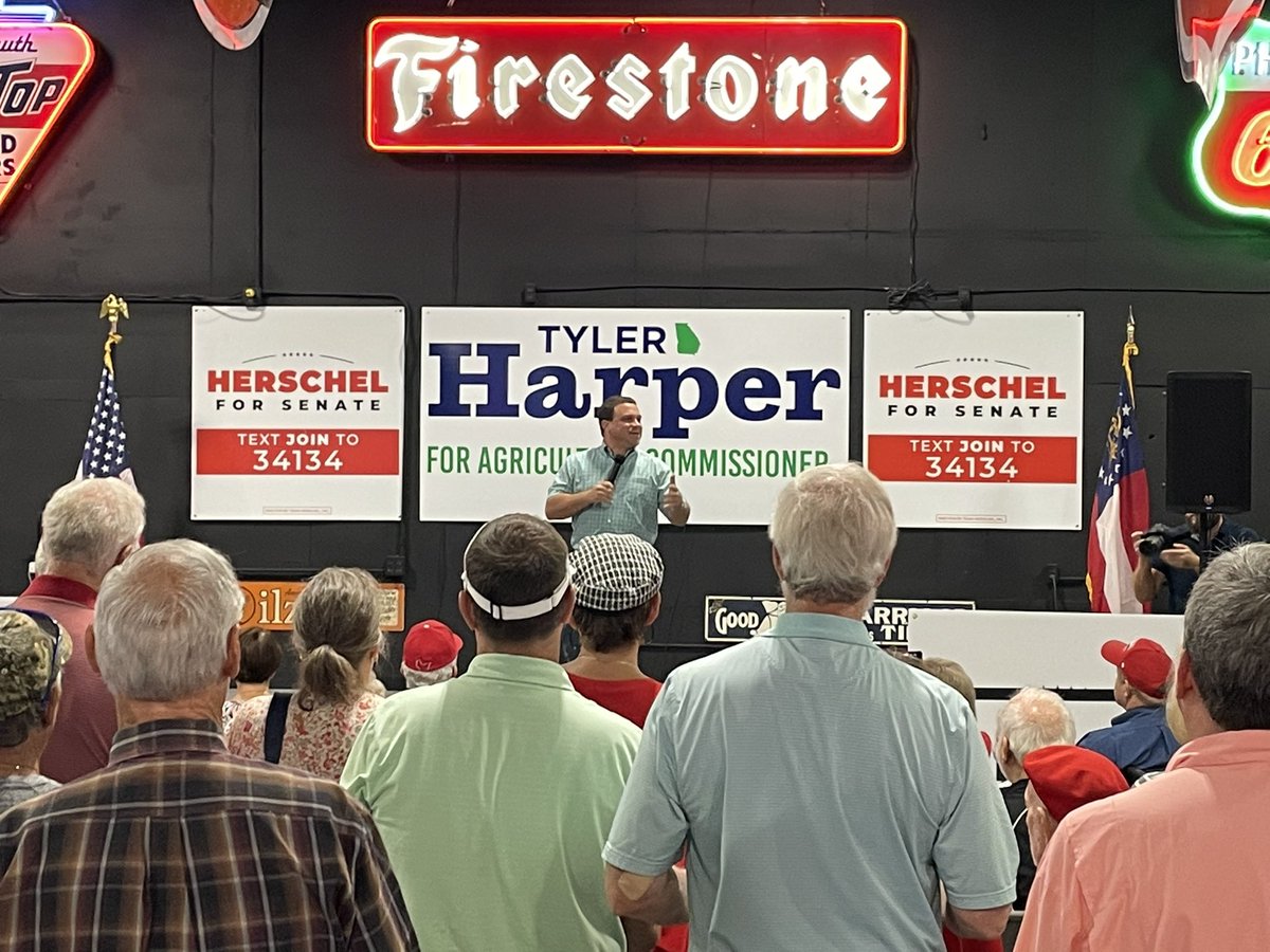 chris_j_44's tweet photo. South-central Georgia showed up today in Irwin county! Big thank you to Bad Ash Motors in Ocilla for their hospitality in hosting our ag rally with @TylerHarperGA and @HerschelWalker #LeadRight #GeorgiaOnTheLine https://t.co/QierJHaAZG