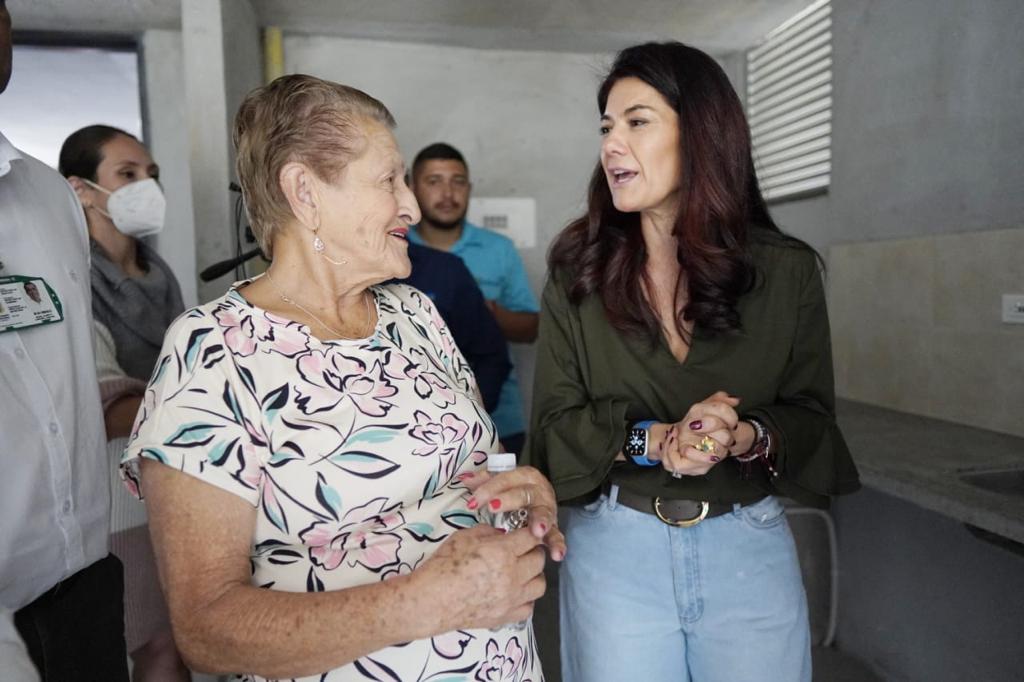 Desde el <a href="/FondoAdaptacion/">Fondo Adaptación</a> seguimos cumpliéndoles a las regiones con hechos. Por eso, nuestra #Entregatón de obras llegó a Dosquebradas, Risaralda, para entregar 20 soluciones de vivienda🏬 en óptimas condiciones.