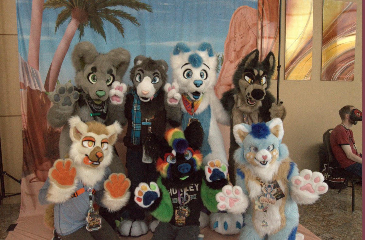 Some more photos from the best con this side of the states! #AWU2022 WE LOVE YOU! 

<a href="/Neon_woof/">NEON !</a> <a href="/MaxTheWulf/">🌸🌿 MaxTheWulf 🌿🌸</a> <a href="/olympusxue/">Werewolf fluff Oly</a> and many more! feel free to tag if I missed you!
