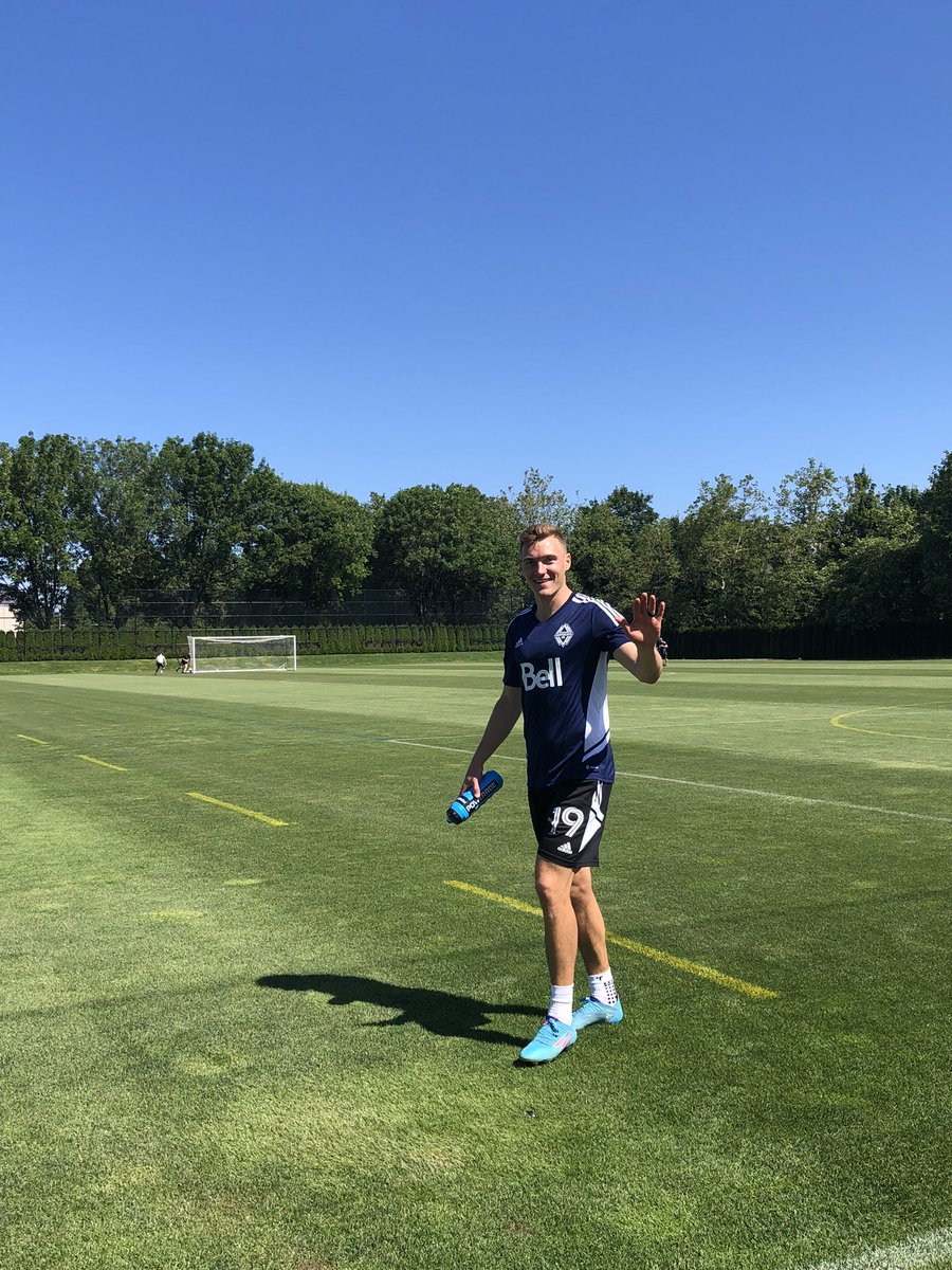 HarJournalist's tweet photo. #Gresselmania in the house 

#VWFC https://t.co/GWCf8t2Ffd