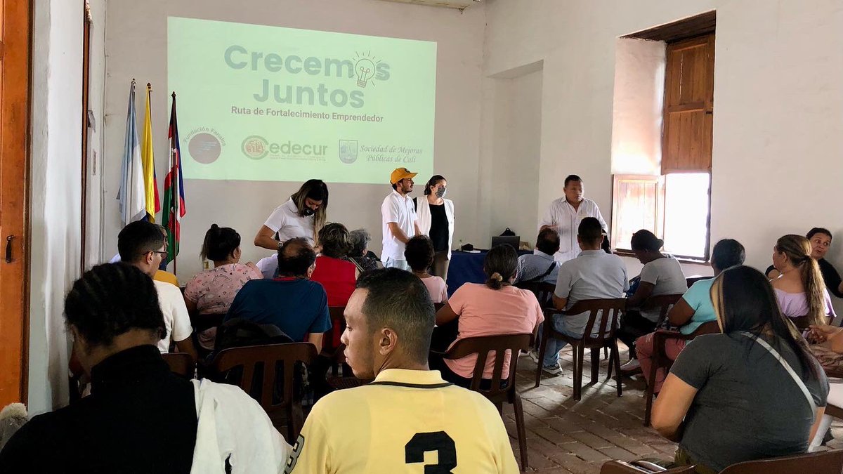 cedecurorg's tweet photo. Red de Emprendedores 
¡CRECIENDO JUNTOS!💡💚
Realizamos un taller para el fortalecimiento de habilidades de liderazgo, trabajo en equipo y creación de estrategias innovadoras.
Desde el año 2021 hemos beneficiado a 140 emprendedores con @FunFanalca #sociedaddemejoraspúblicas https://t.co/uzgUitKxwT