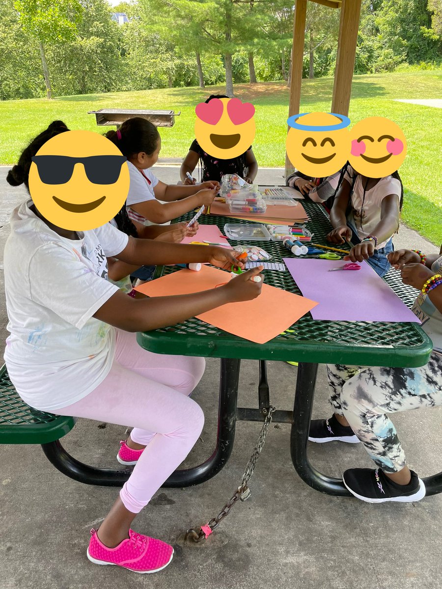 dalycsl's tweet photo. Out of school time today is an opportunity to make a card to welcome @MrCedeno_ to #dalyes & to make a Flat Stanley to go with their own Flat Stanley book! & Cheez Its 🤩! @MCPSCommunitySc @mcps https://t.co/AFWVzSaVEj