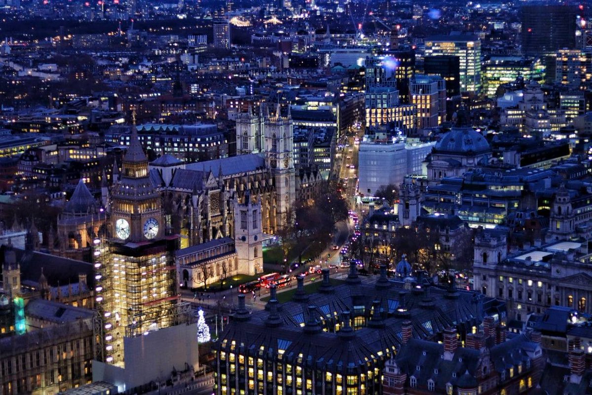 Dimplesmoe's tweet image. Every few months I will do a Ferris wheel overlooking the night view of London