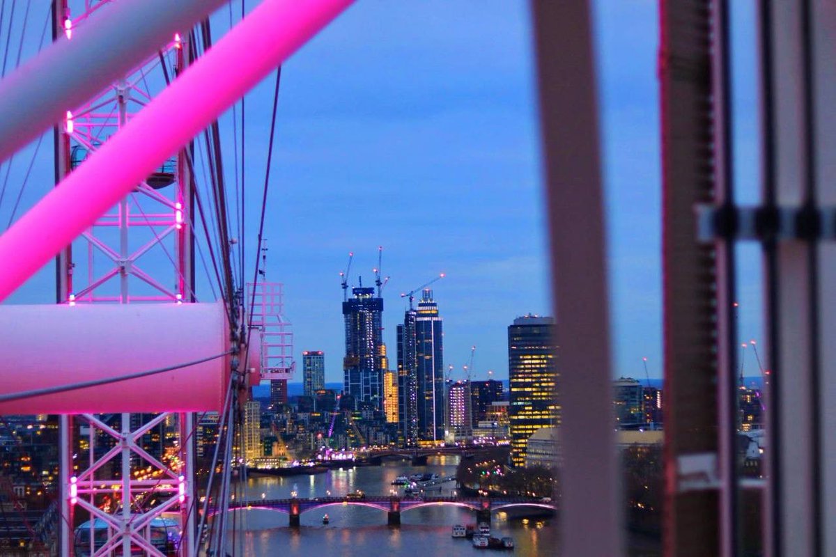 Dimplesmoe's tweet image. Every few months I will do a Ferris wheel overlooking the night view of London