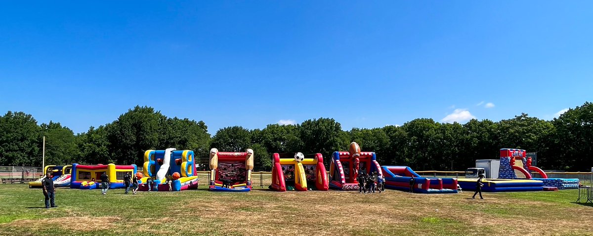 Great time today at #VanCortlandtPark 🏞️ for @NYPDPBBronx's Harmony Day Picnic! 👮🎈🤹