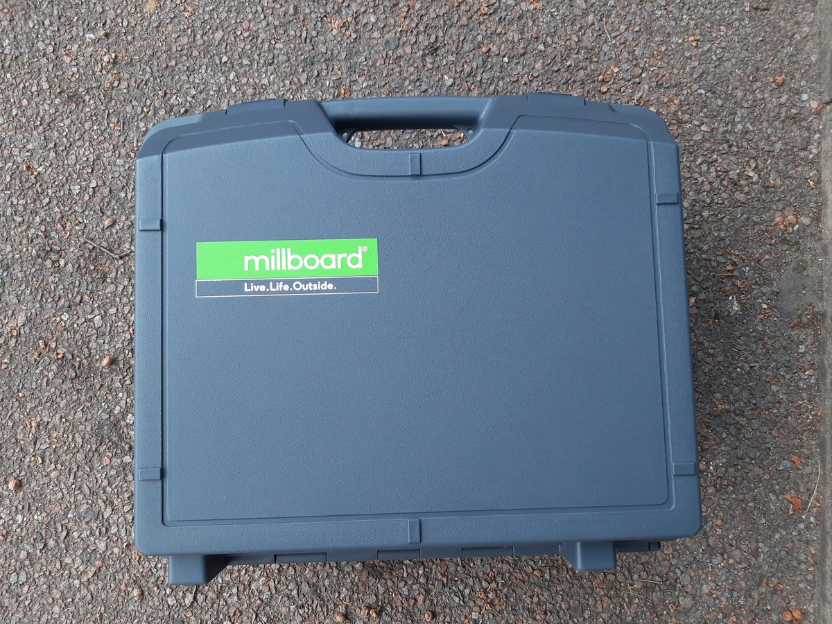 oilcanfinish's tweet image. Shiny new Samples Box arrived from the good folks at @Millboard_UK Thank you, a great way to showcase products to customers.

#deckbuilder #deckinginstaller #KingstonuponThames