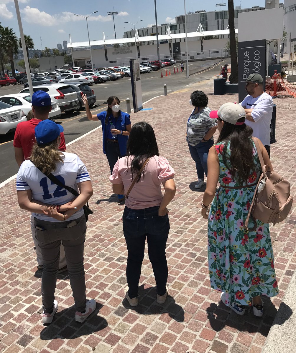 TECcampusQRO's tweet photo. Iniciamos con un tour para conocer el campus🏫 #TecGlobal #StudyAtTec https://t.co/Xyyk5JSlaq