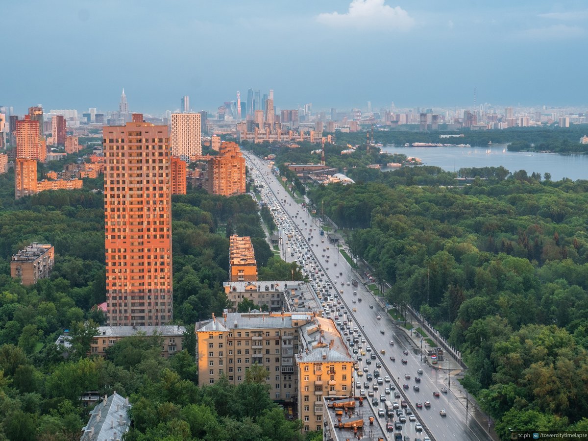moscowchangesru's tweet photo. Ленинградка после дождя 🌇

📸 Андр��й Башенов

#москваменяется #фото https://t.co/o0heEx9wai