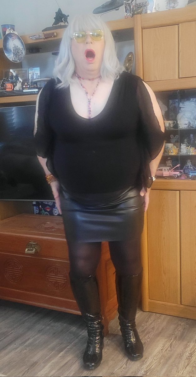 VickieLynn355's tweet photo. Enjoying my day off #crossdressing
Wish I knew other #crossdresser to enjoy time together #crossdress or even a #translesbian or a #lesbian who likes #M2FCD https://t.co/Fg3Vocpy9L